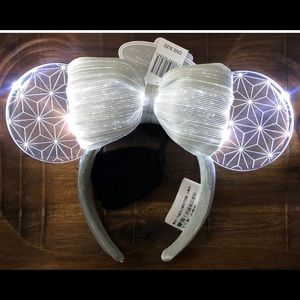 2021 Disney Parks Epcot Spaceship Minnie Ears